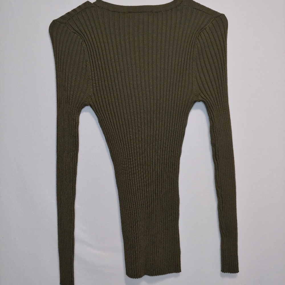 Hooked Up by I.O.T. Green Ribbed Long Sleeve Lace Up V Neck Top Size Medium - Picture 6 of 8